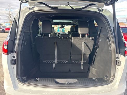 New 2026 Chrysler Pacifica Select image 17