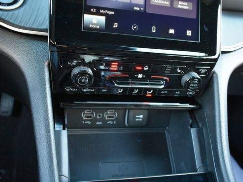 New 2025 Jeep Grand Cherokee Altitude AWD/4WD image 21