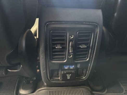 Used 2020 Jeep Grand Cherokee Limited AWD/4WD image 30