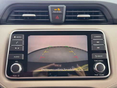 Used 2021 Nissan Versa SV image 22