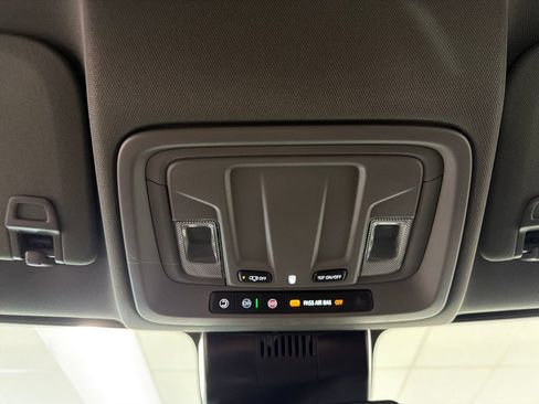 New 2026 GMC Sierra 2500 SLT AWD/4WD image 16