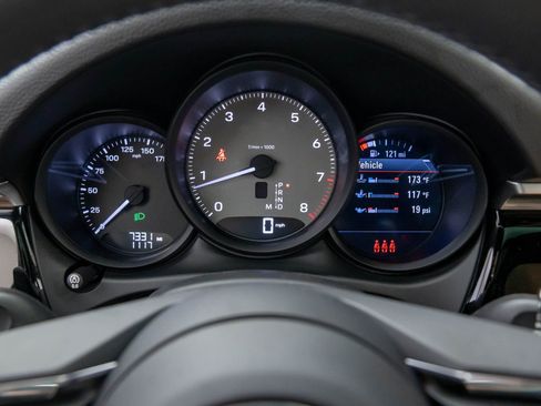 Certified 2022 Porsche Macan S image 22