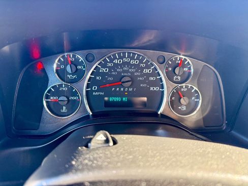 Used 2019 GMC Savana 2500 w/ Driver Convenience Package image 22