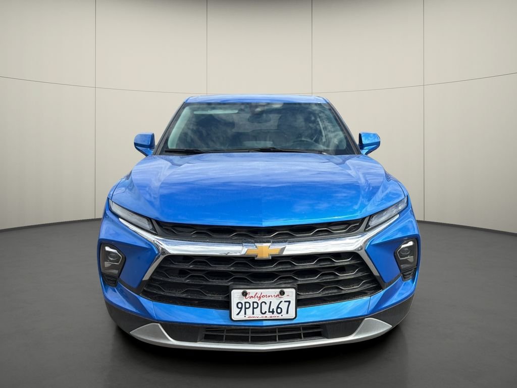 Used 2025 Chevrolet Blazer LT FWD image 2