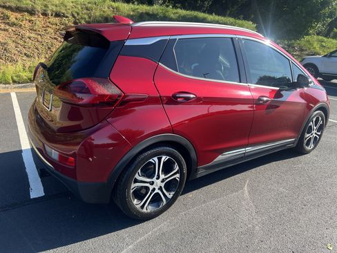 Used 2017 Chevrolet Bolt Premier w/ Driver Confidence II Package FWD image 5