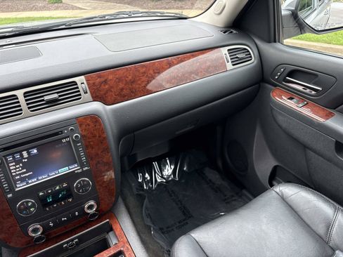 Used 2013 Chevrolet Suburban LTZ AWD/4WD image 27