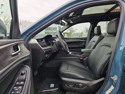 New 2026 Jeep Grand Cherokee L Limited image 9