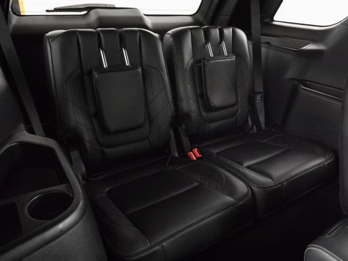 Used 2019 Ford Explorer Platinum image 20