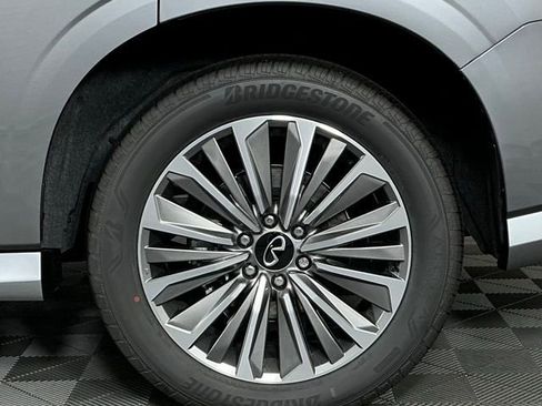 New 2026 INFINITI QX80 Luxe RWD image 9