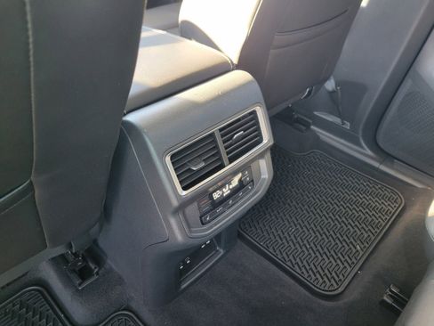 Used 2024 Volkswagen Atlas SEL image 32