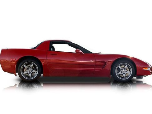 Used 2000 Chevrolet Corvette Coupe w/ Lighting Pkg RWD image 2
