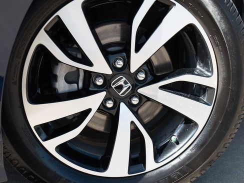 Used 2020 Honda Odyssey Elite image 2