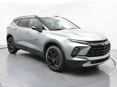Used 2024 Chevrolet Blazer LT w/ Convenience Package FWD image 2
