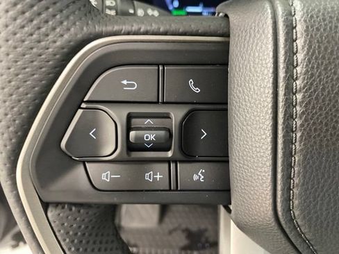 Used 2025 Toyota Tacoma Limited AWD/4WD image 18