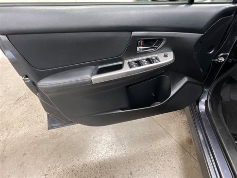 Used 2015 Subaru Crosstrek 2.0i Premium image 10