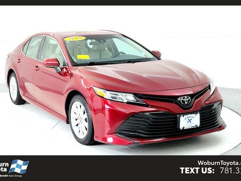 Certified 2018 Toyota Camry LE FWD image 1
