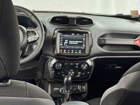 Used 2023 Jeep Renegade Trailhawk AWD/4WD image 16