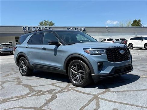 Used 2025 Ford Explorer ST w/ Sun And Sound Package AWD/4WD image 2