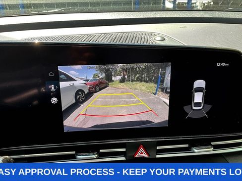 Used 2023 Hyundai Elantra Limited w/ Preferred Accessory Package FWD image 13