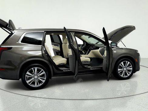Certified 2020 Cadillac XT6 Premium Luxury FWD image 13