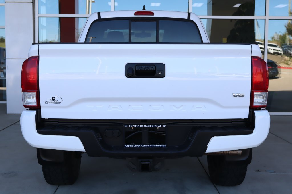 Used 2017 Toyota Tacoma TRD Sport w/ Tow Package (A/T) AWD/4WD image 7
