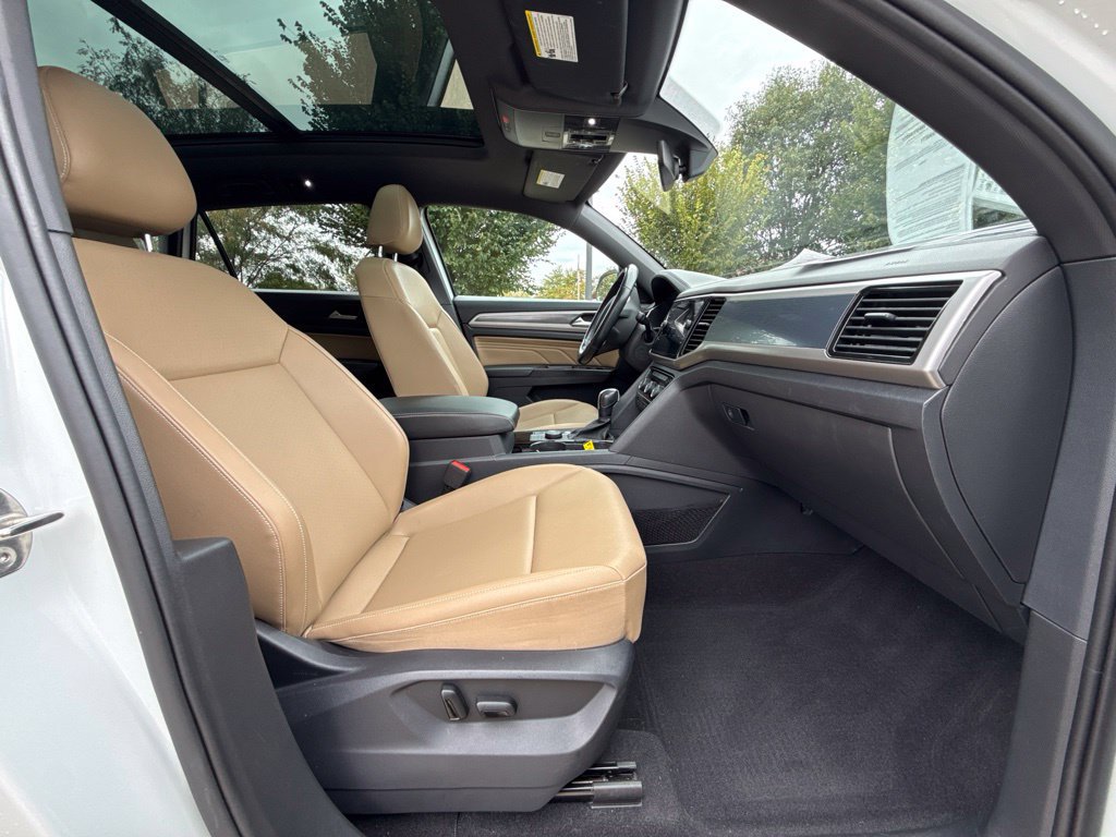 Used 2020 Volkswagen Atlas Cross Sport SEL AWD/4WD image 16