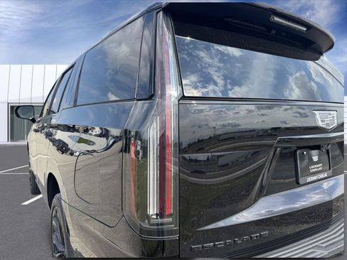 Certified 2025 Cadillac Escalade Sport Platinum w/ LPO, ONYX Package AWD/4WD image 13