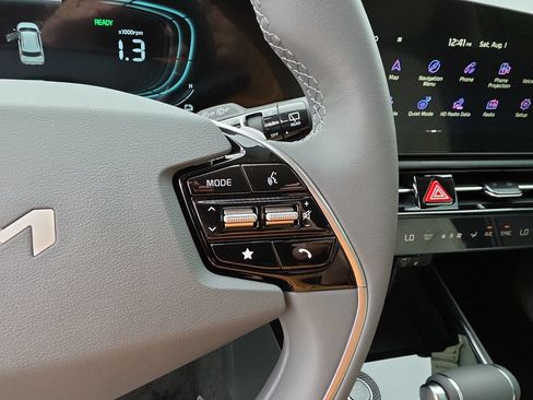 New 2026 Kia Niro EX FWD image 30