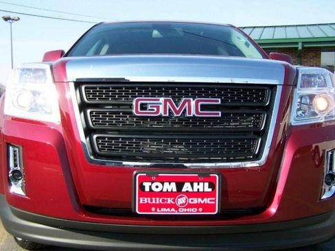 Used 2010 GMC Terrain SLE image 2