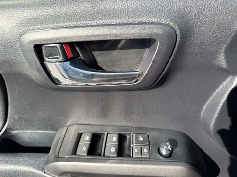 Used 2020 Toyota Tacoma TRD Sport image 8