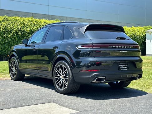 Certified 2026 Porsche Cayenne AWD/4WD image 3