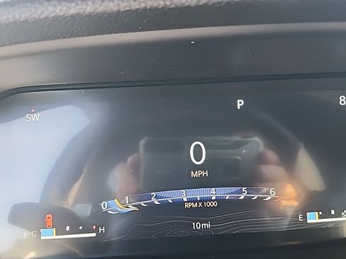 New 2025 Jeep Grand Cherokee Altitude image 12