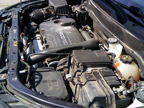Used 2020 Chevrolet Equinox LS w/ LPO, Floor Liner Package FWD image 35