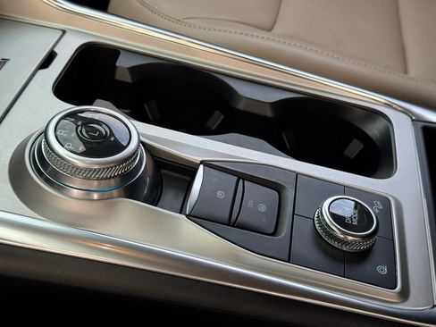 Used 2022 Ford Explorer Limited w/ Equipment Group 301A image 19