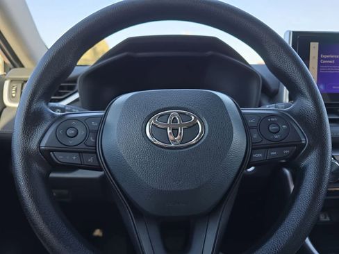 Used 2024 Toyota RAV4 XLE AWD/4WD image 27