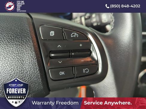 Used 2023 Hyundai Venue SEL FWD image 22