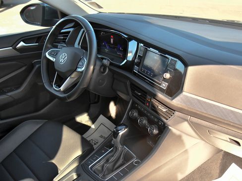 Used 2024 Volkswagen Jetta SE image 38