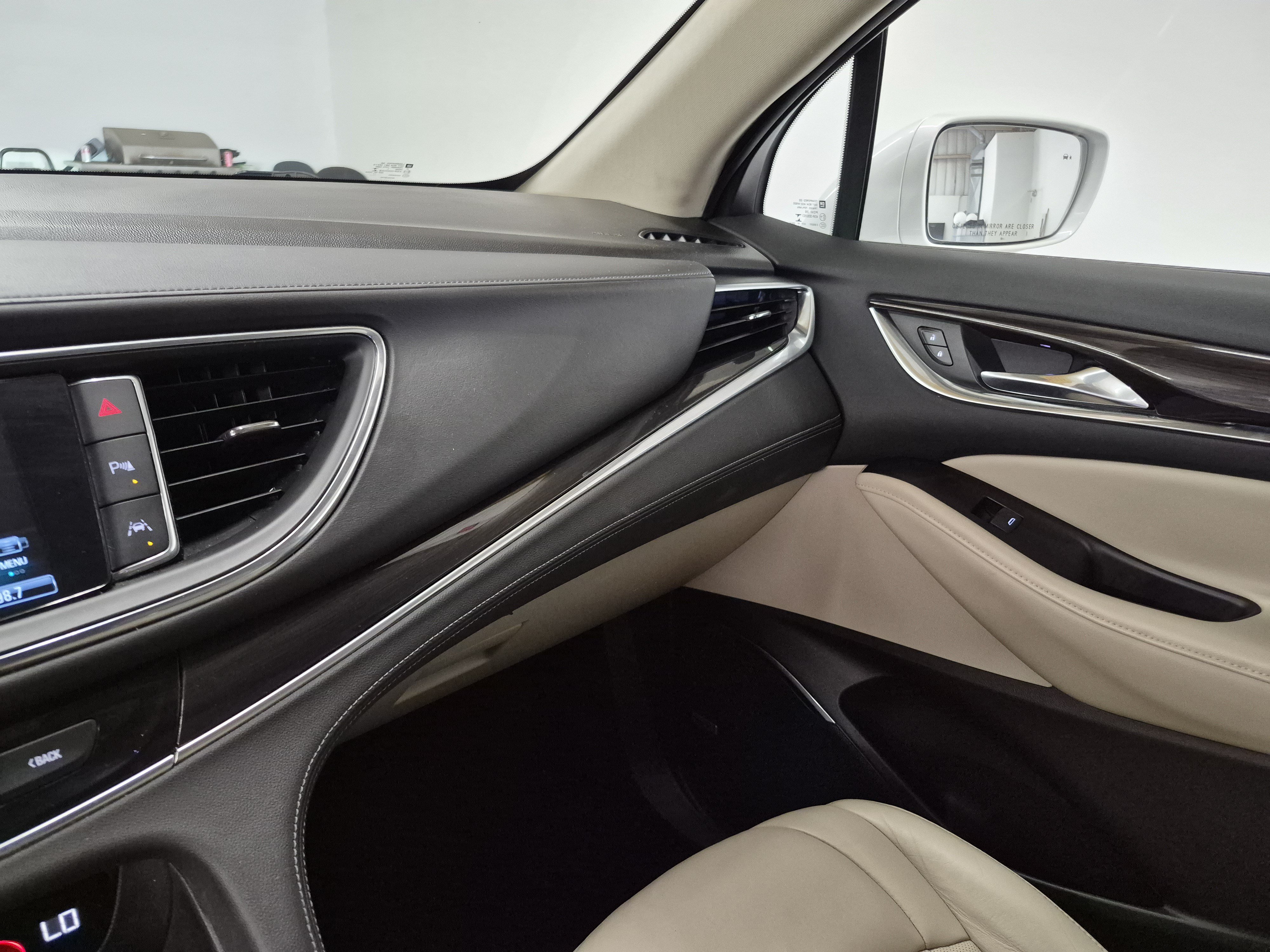 Used 2018 Buick Enclave Premium FWD image 23