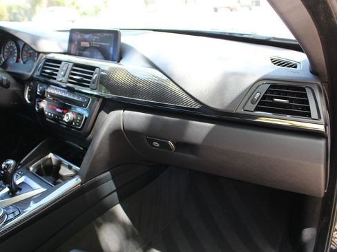 Used 2015 BMW M4 Convertible image 46