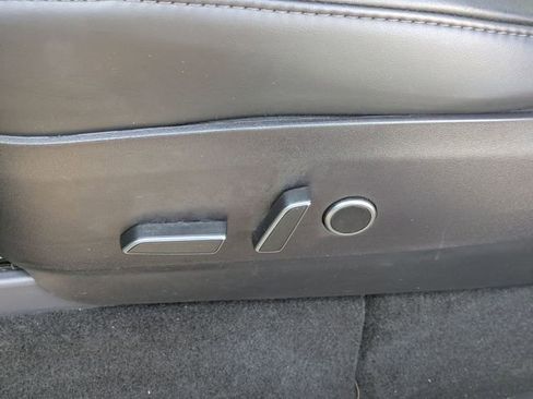 Used 2022 Tesla Model Y Long Range image 23