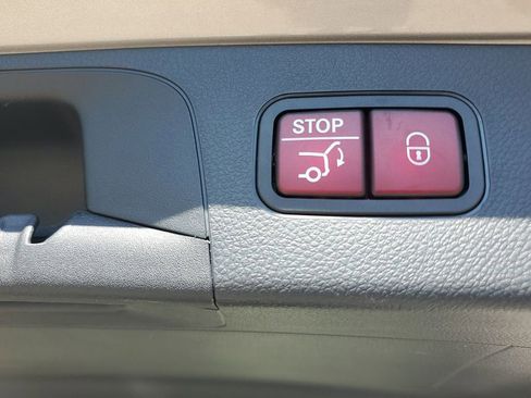 Used 2021 Mercedes-Benz GLC 300 4MATIC image 26