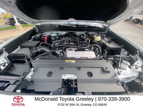 New 2025 Toyota Tacoma TRD Off-Road w/ TRD Off Road Premium Package AWD/4WD image 24
