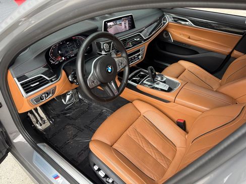 Used 2022 BMW 740i w/ M Sport Package RWD image 22