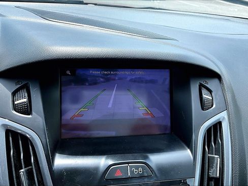 Used 2013 Ford Focus Titanium w/ Titanium Handling Pkg FWD image 20