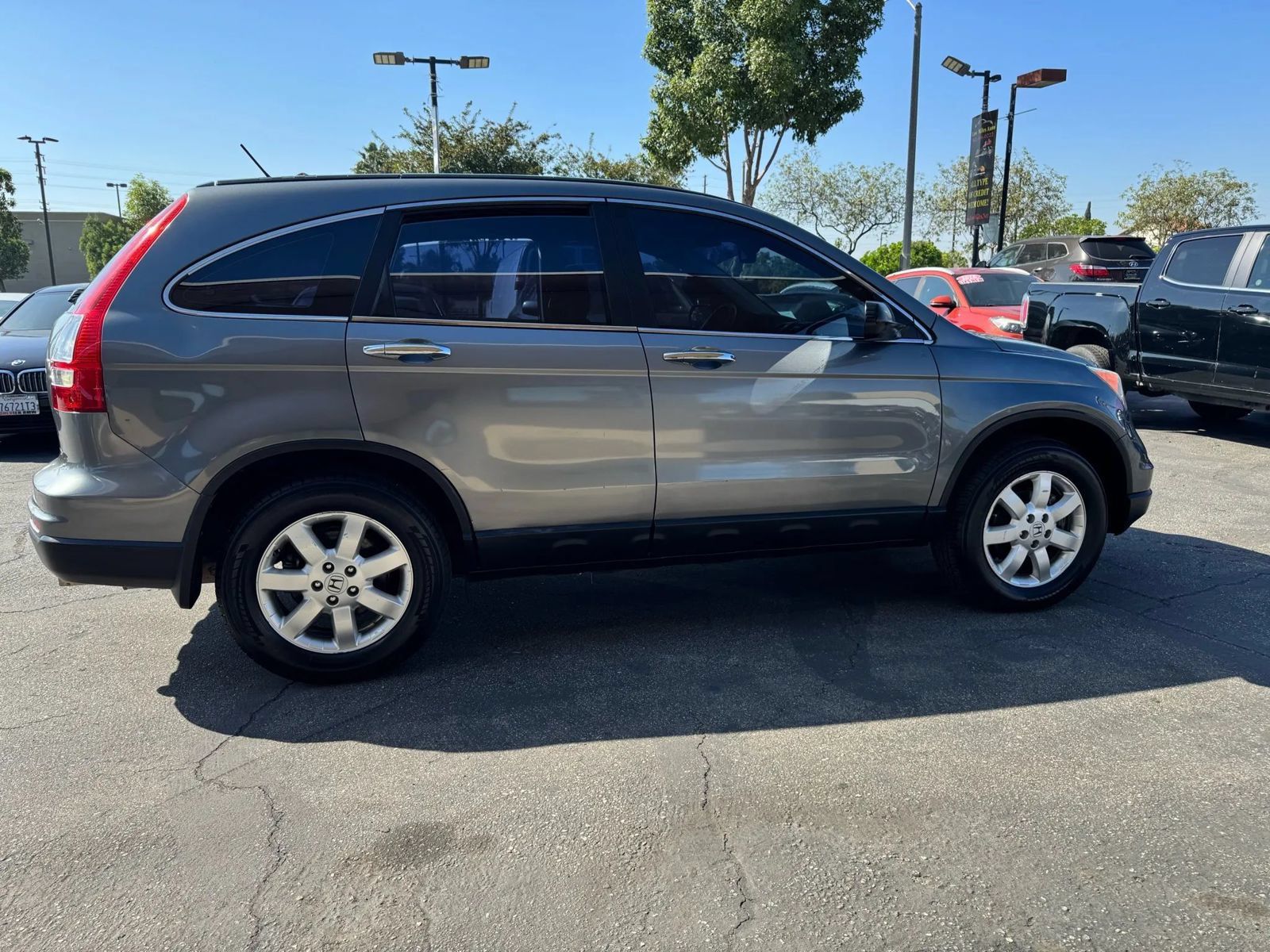 Used 2011 Honda CR-V LX image 2