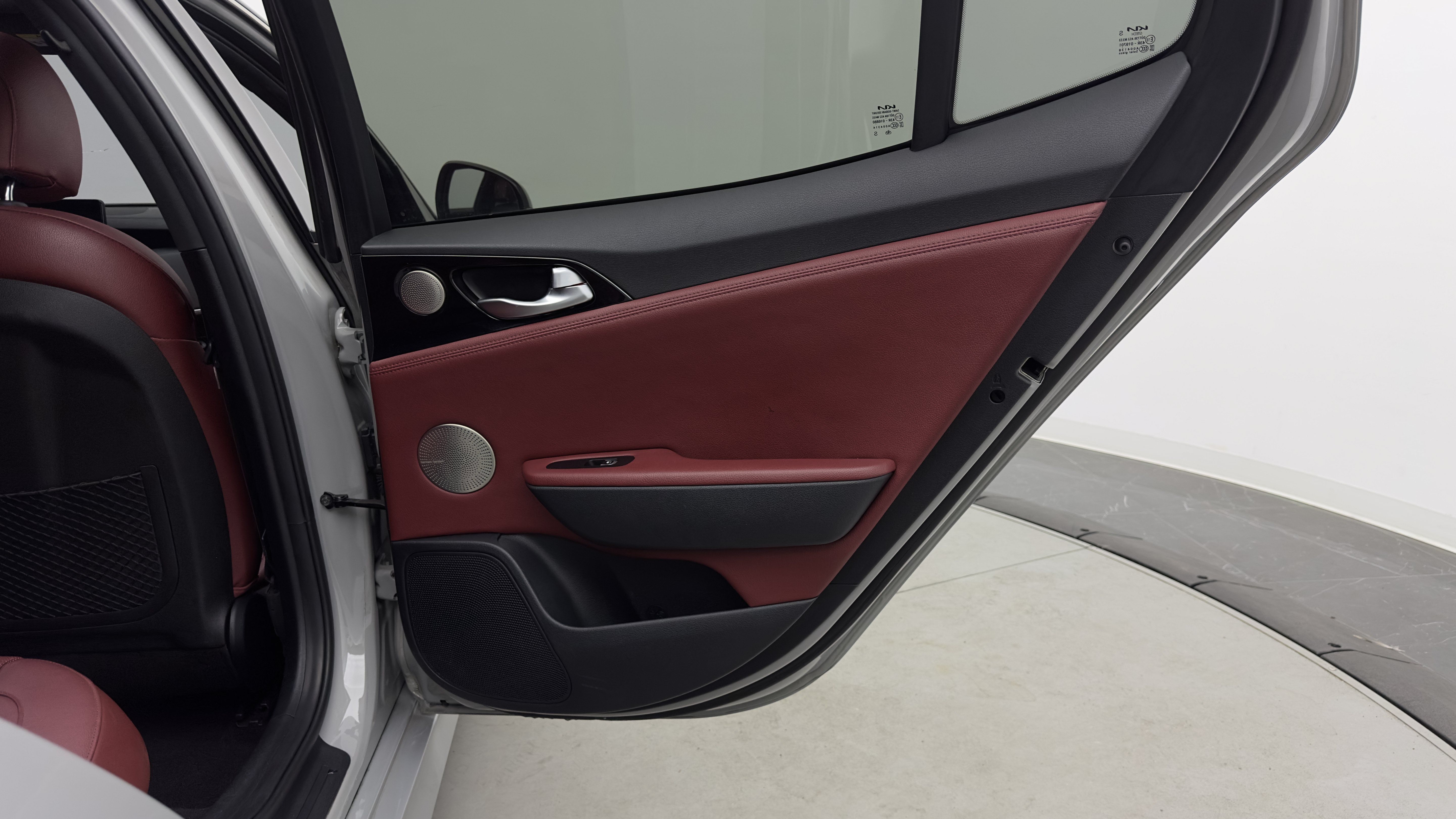 Used 2023 Kia Stinger GT-Line w/ Sun & Sound Package RWD image 31