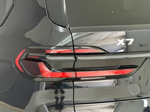 New 2026 BMW X7 M60i image 12