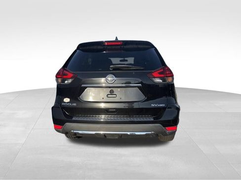 Used 2018 Nissan Rogue SV AWD/4WD image 10