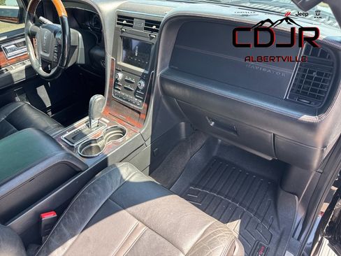 Used 2017 Lincoln Navigator L Reserve image 34