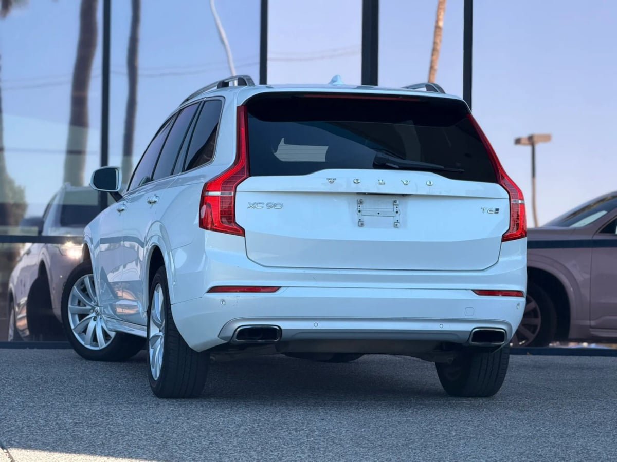 Used 2016 Volvo XC90 T6 Momentum w/ Momentum Plus Package AWD/4WD image 11